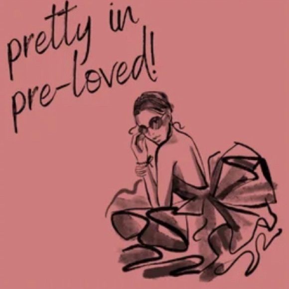 Meet your Posher, Kara ☮️ ❤️ - Picture 2 of 5